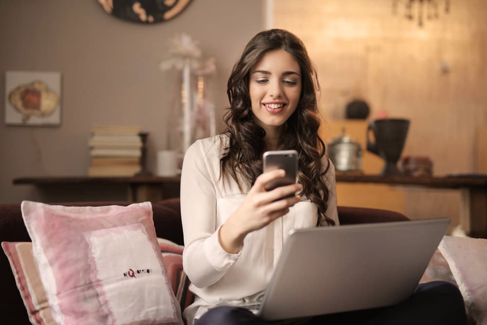 Young female applying for a guarantor loan online
