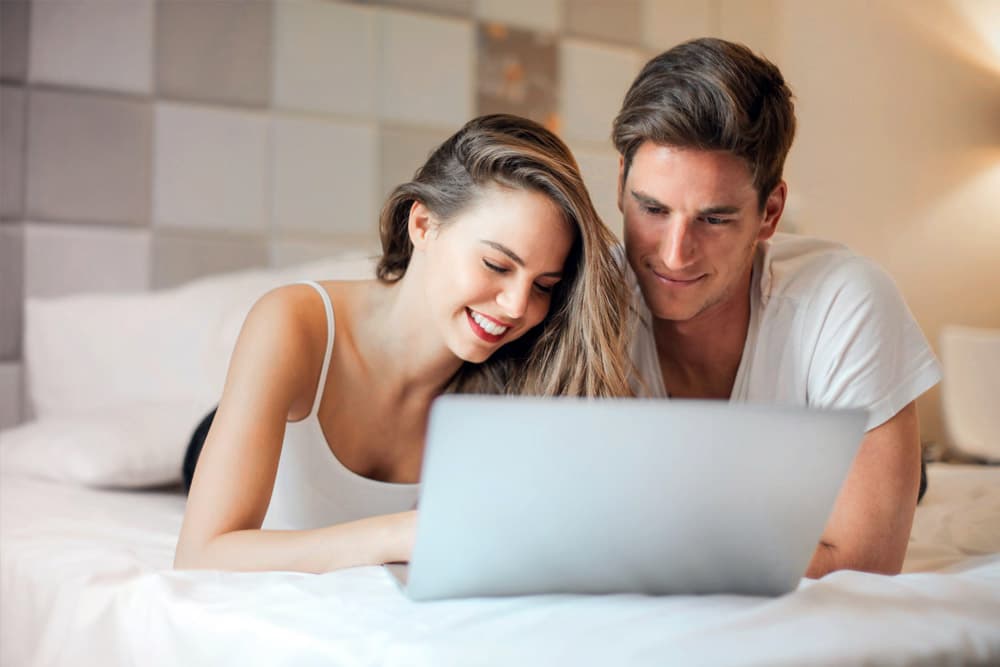 Couple applying for a short term loan for bad credit